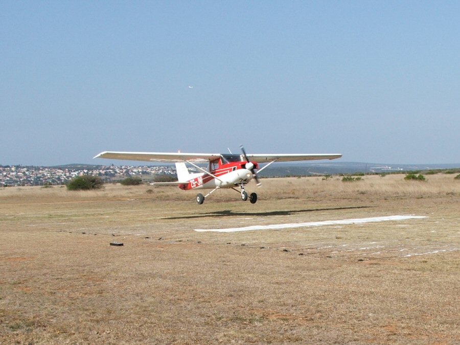 Ron Stirk lining up for a Bingo at the 2005 East Cape Precision Flying Championships